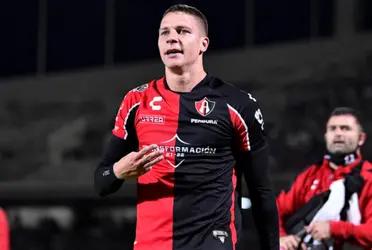 The player has been pursued for some time by these two teams and it would not be strange to see him at either of them for the next tournament.