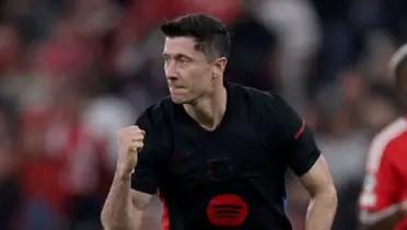 The Pole brought Barcelona closer with a penalty to reach 27 goals for the season.