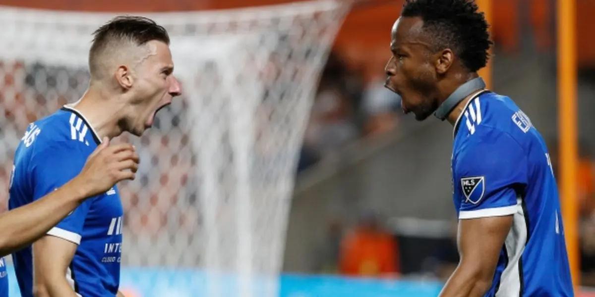 The San Jose 'Quakes star has been seen wearing a collar-like device around his neck.