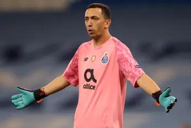 The story of a key player in all his teams but who is not recognized in his country of birth.