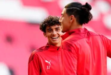 The US National team member Richard Ledezma is living a great moment in the Dutch club PSV Eindhoven. He is sharing team with Erick Gutierrez and left him an interesting tweet.