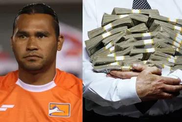 They uncover what Gullit Peña spends his salary on, in addition to his drinking and partying.