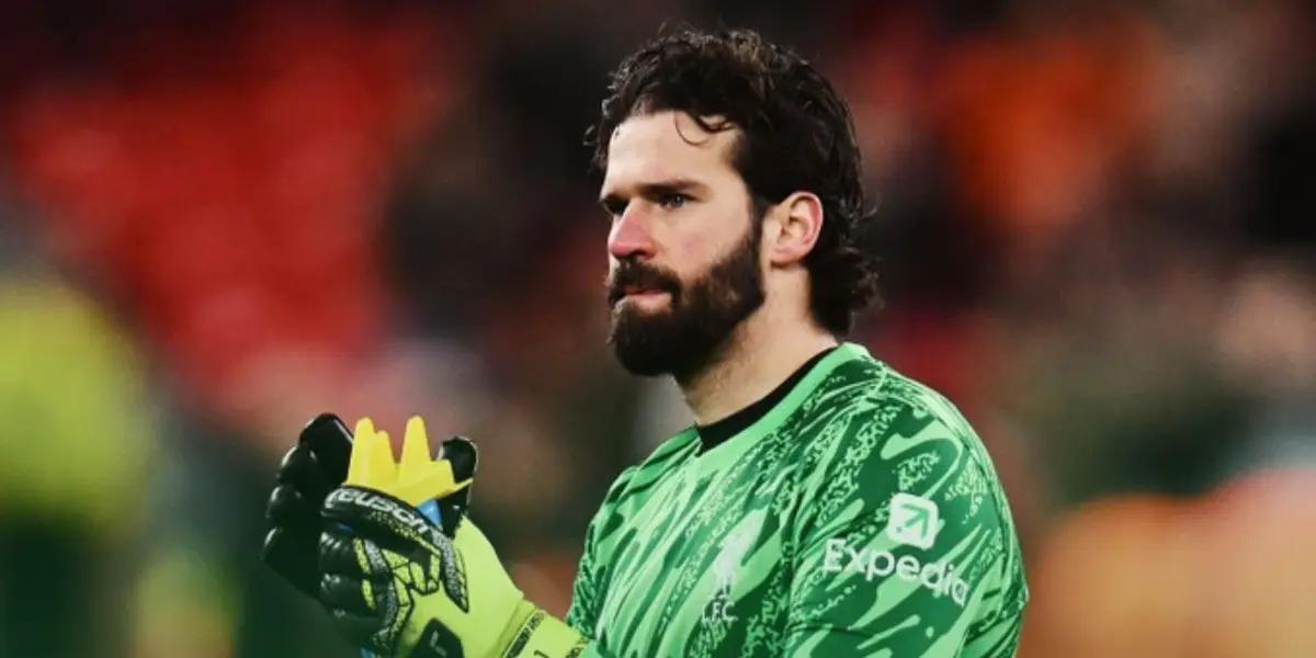 Top Spot: Liverpool leads with 70 points after beating Southampton 3-1. / X