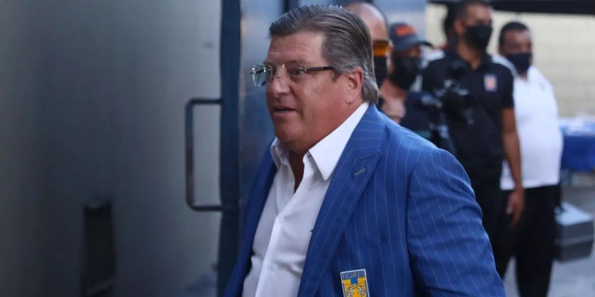 Within the Mexican national team, Miguel Herrera remains Plan B over Gerardo 'Tata' Martino.
