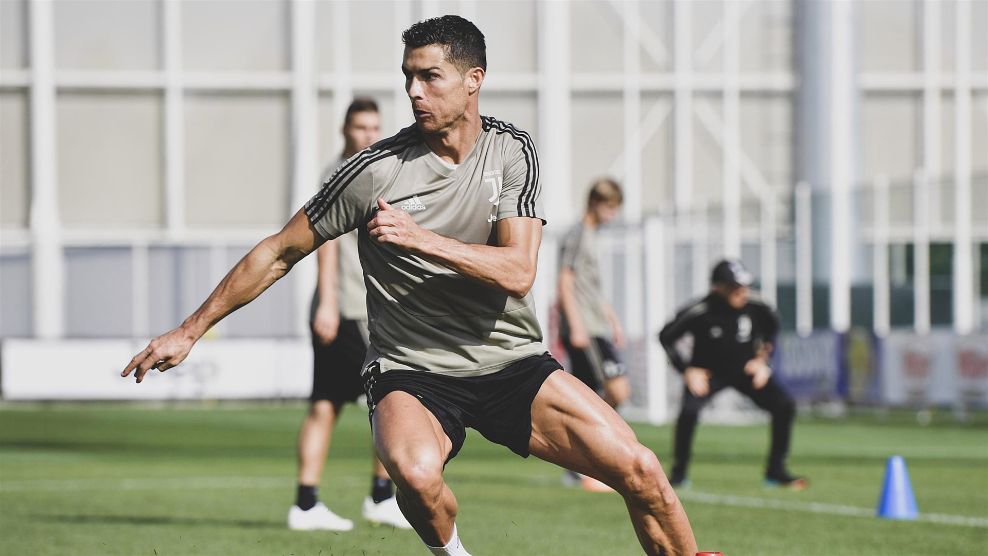 Cristiano deals ronaldo training