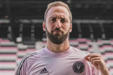 Gonzalo Higuain emigrated from Argentina to have a great career. He was a goal scorer for teams like Real Madrid and currently plays his soccer in Major League Soccer.