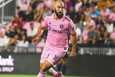 Gonzalo Higuaín has a great time in the MLS