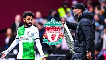 Mohamed Salah and Jurgen Klopp argue with each other during a Liverpool match.