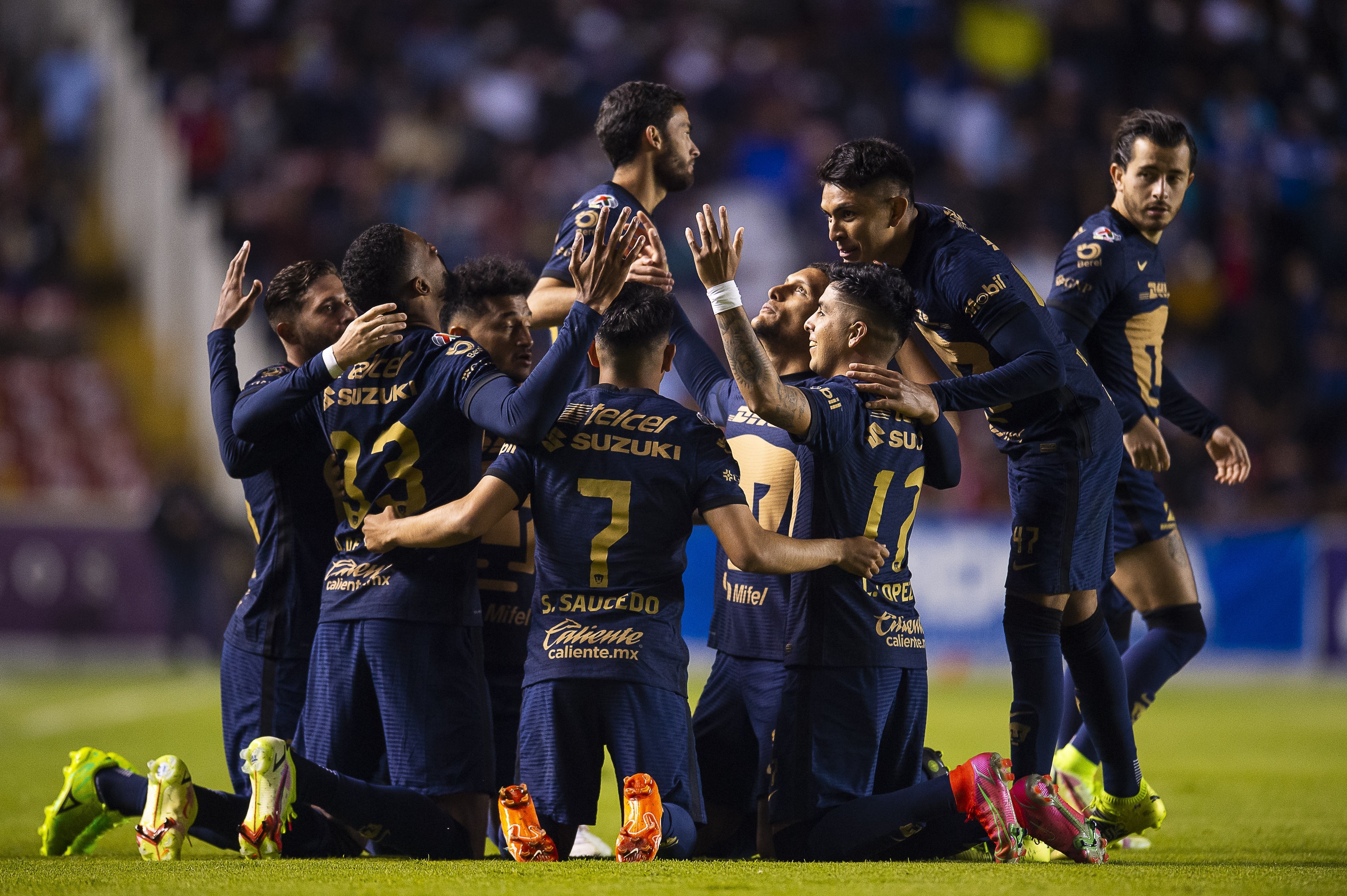 Pumas hotsell unam table